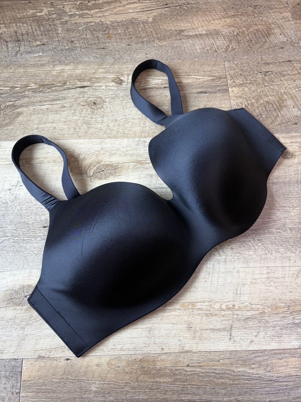 Soma 40C Enhancing Shape Wireless Bra in Black